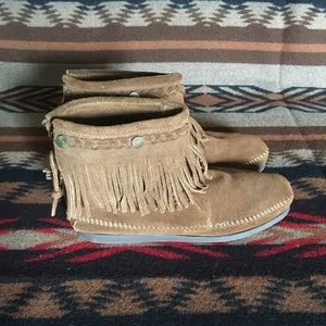 Minnetonka Suede Fringe Boot
